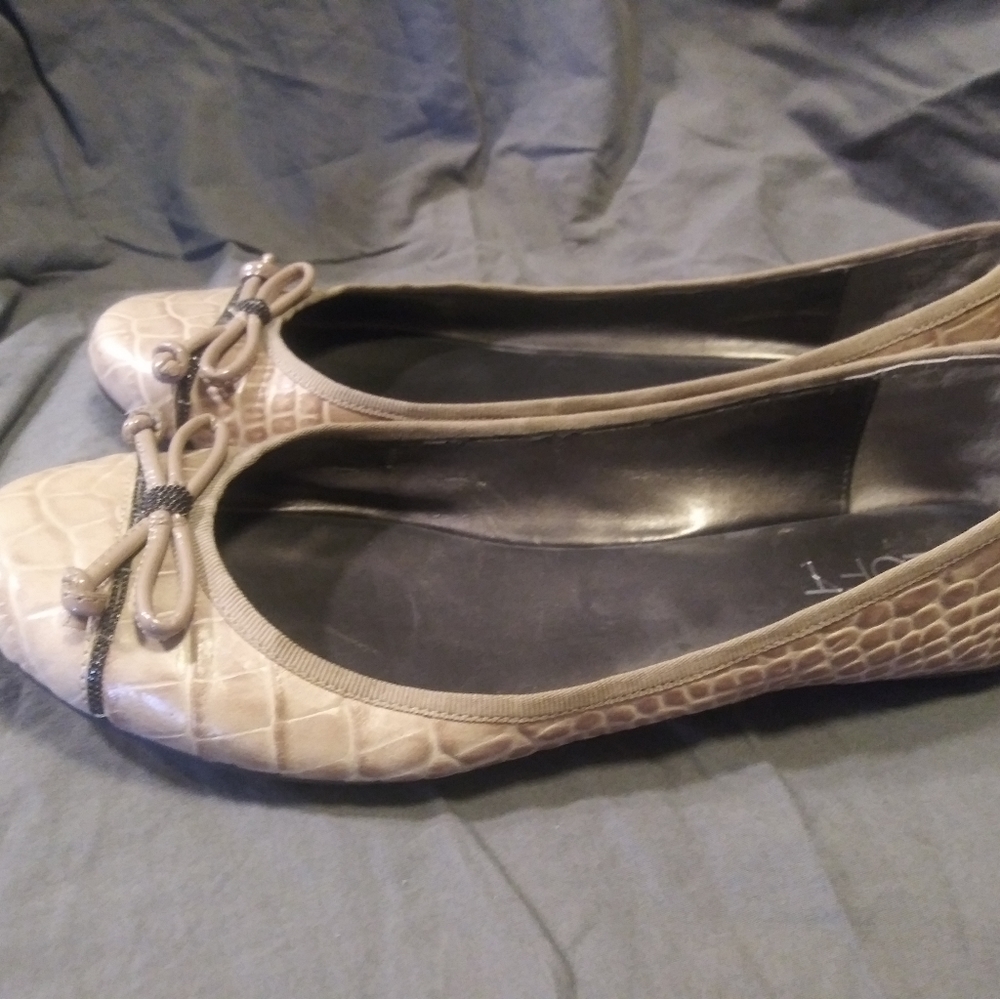 Ann Taylor Loft Snakeskin Flats